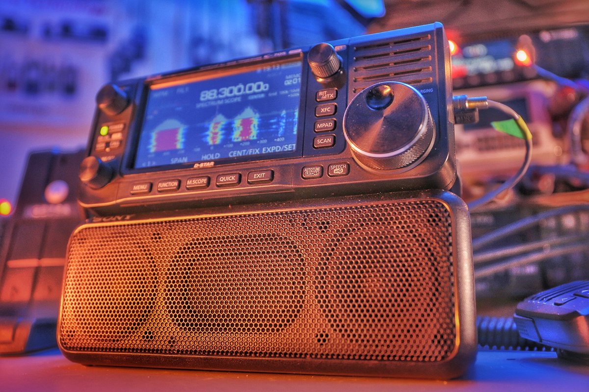 bd7pa's tweet photo. Add a good speaker to get better sound quality. #ham #hamradio #amateurradio #goodsoundsradio #bd7pa #BD7PA #icom #ic705 #Sony #sonyspeaker https://t.co/euVgEdXDw7
