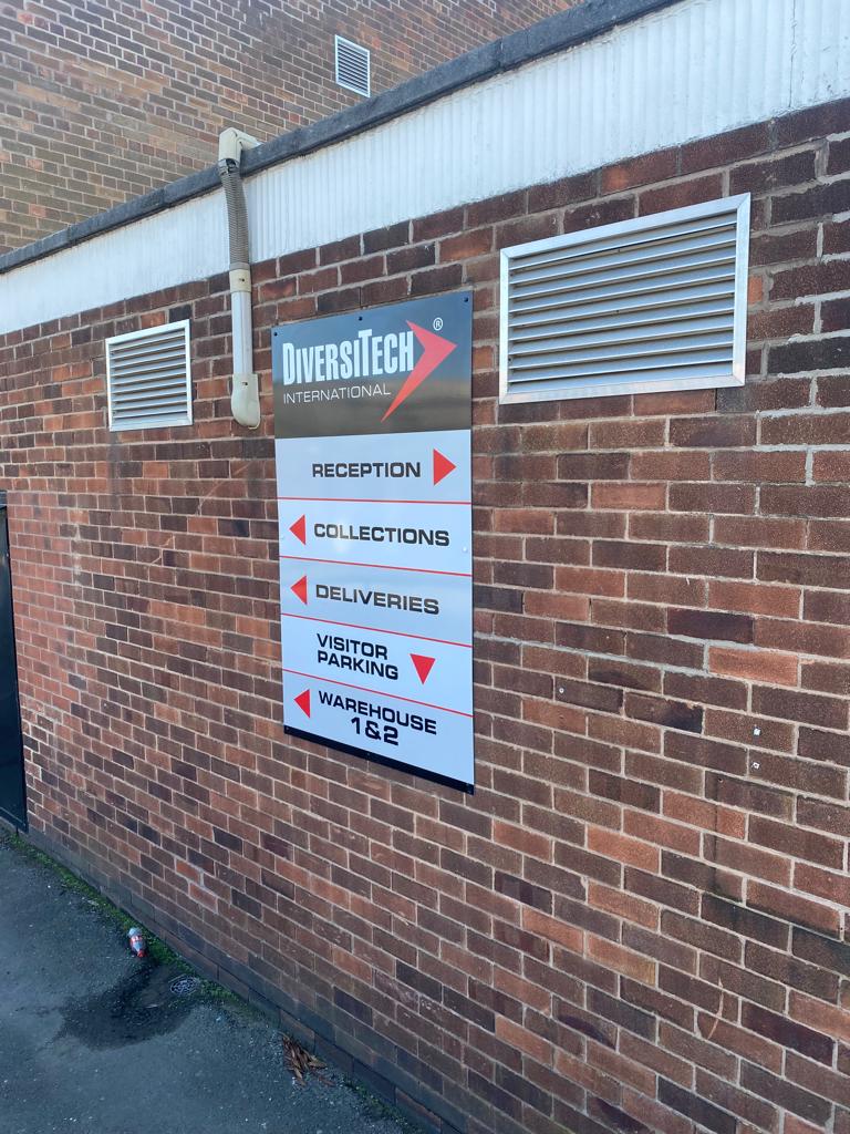 PumpHouseLtd's tweet photo. The new @PumpHouseLtd external signs have gone up ๐
Happy Friday!!
#thediversitechway #allaboutbranding #externalsigns #standingoutfromthecrowd https://t.co/CWvlIR0fc7