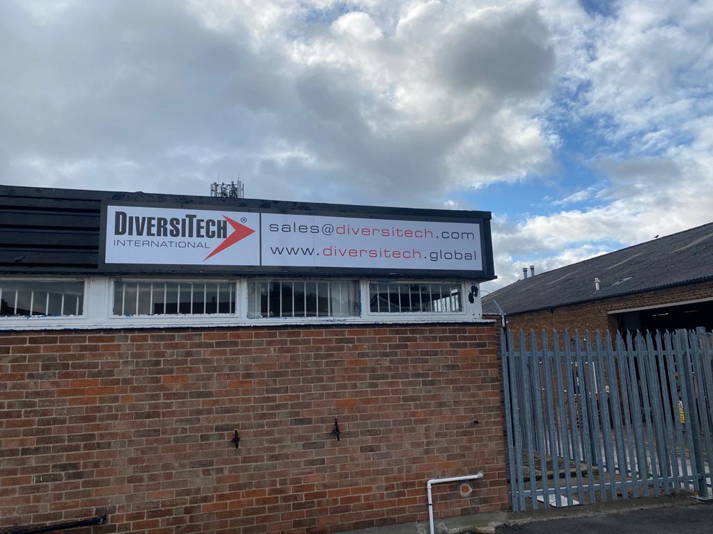 PumpHouseLtd's tweet photo. The new @PumpHouseLtd external signs have gone up ๐
Happy Friday!!
#thediversitechway #allaboutbranding #externalsigns #standingoutfromthecrowd https://t.co/CWvlIR0fc7