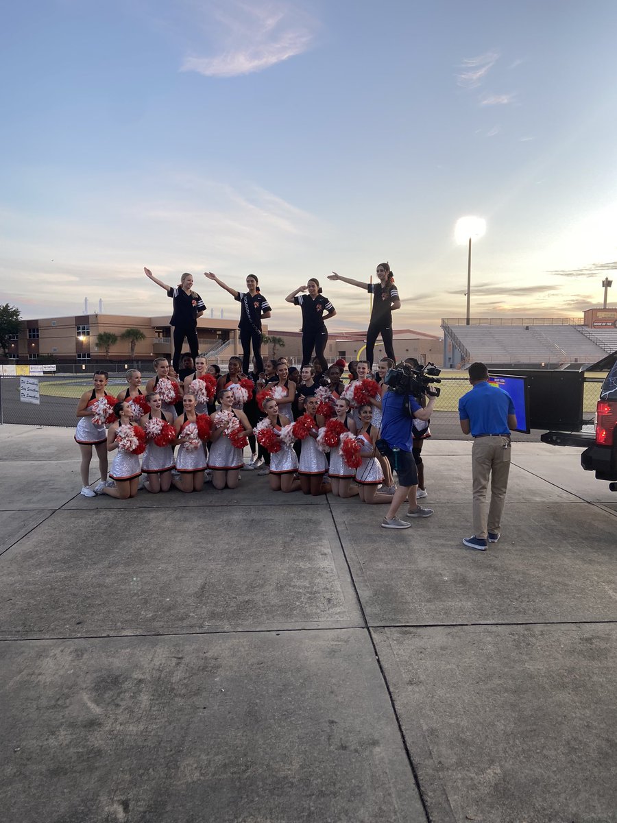 Omg!! Loving this!! <a href="/NolesShs/">bokeycheerleading</a> <a href="/SHSdazzlers/">Seminole Dazzlers</a>