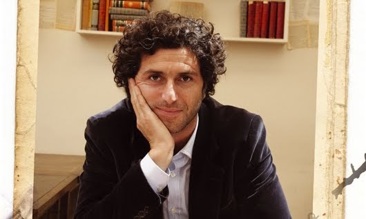 DeAcaEnMasOk's tweet image. AHORA en #DeAcáEnMás — Hablamos con Nacho Iraola, editor, sobre el festival en Villa Ortúzar en defensa de una plaza donde construirán un edificio.

Escuchá @urbanaplayfm 🔊 
🔗 urbanaplayfm.com 
👨🏻‍💻 Youtube: urbanaplayfm.com/vivo
💬 Twitch.tv/UrbanaPlay