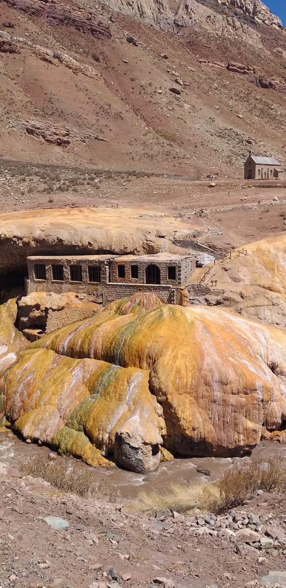 Nadiluh's tweet photo. Experiencia Alta Montaña en #Mendoza. 🗻 El tour comienza en la capital hasta el límite con #Chile. El camino es fantástico con paisajes andinos y vistas panorámicas en cada parada 👉📍Potrerillos📍Uspallata📍El mirador del #Aconcagua📍Penitentes 📍Puente del Inca 📍Las Cuevas https://t.co/CavK76Qj3J