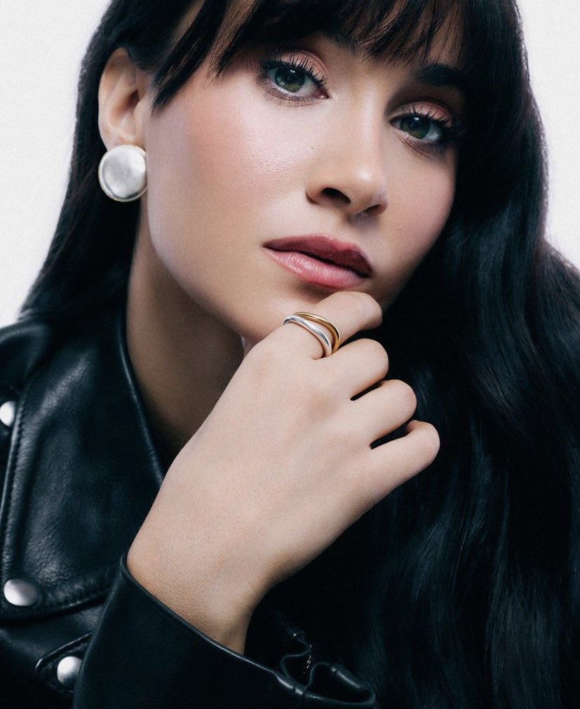 NewsAitana's tweet photo. “Representa a la perfección la autenticidad y el empoderamiento de la mujer actual”. ¡@Aitanax se convierte en nueva embajadora de @tousjewelry! 🧸✨ #TousSquad

💍: https://t.co/0PcSx70JvY https://t.co/lxZMWXQ9ag