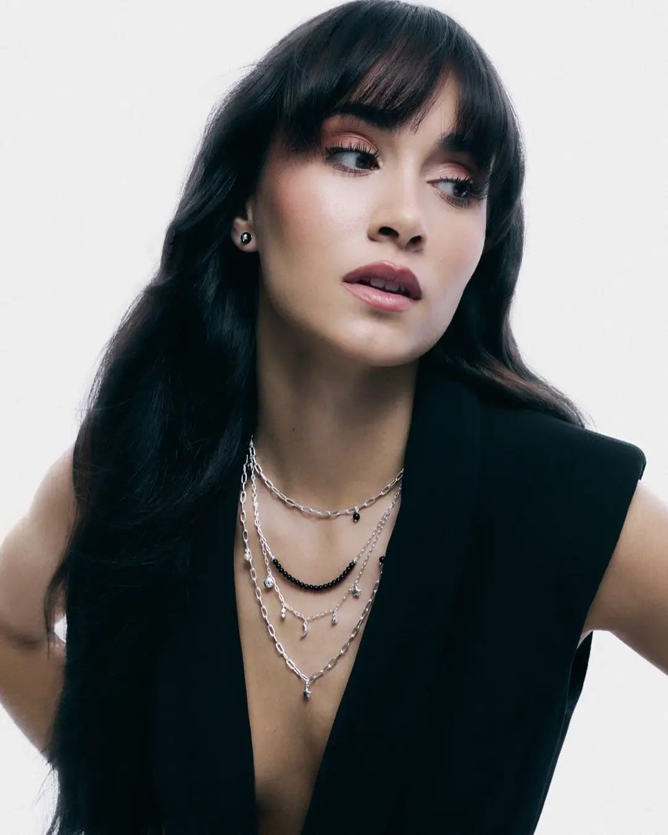 AitanaxWeb's tweet photo. 🧸 AITANA X TOUS

@Aitanax es la nueva embajadora de @tousjewelry

"Felices de presentar a la nueva embajadora de TOUS @aitanax Aitana representa a la perfección la autenticidad y el empoderamiento de la mujer actual. #TOUSSquad"

#AitanaXTOUS

https://t.co/mA0XrfFUbJ https://t.co/GvexZV6awr