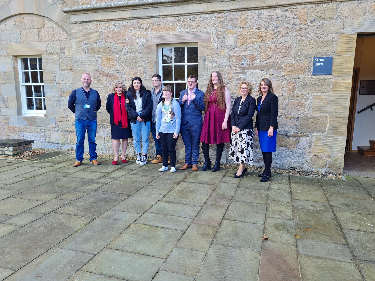 GYT_Lucy's tweet photo. Delighted to be representing @girvanyouthtrst at the 2021 @projsearchsayr Graduation ceremony out at @CulzeanOfficial this morning! Fab to hear about how the year has gone and the achievements of interns involved π€© #Employability #DFNProjectSearch #PartnershipProject https://t.co/Qe4pBTaQrt