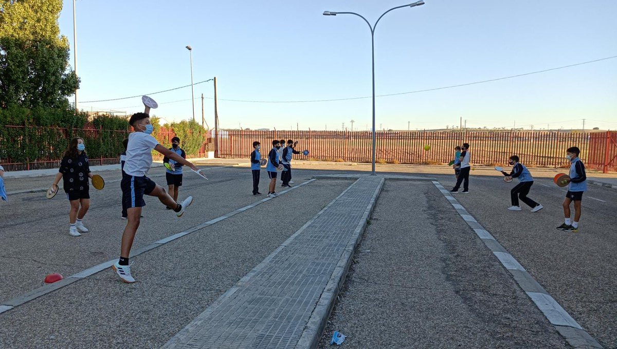 ccristotorrijos's tweet photo. Equipo Entér@te
"En todo, servir y amar"
#ACTIVEHACKING VOLVER A JUGAR EN LA CALLE
https://t.co/CKHyrJiAQY
#beactiveclm, #beactive #Creando_FARP #FARP_enmarcha https://t.co/YXXqIqPbuv