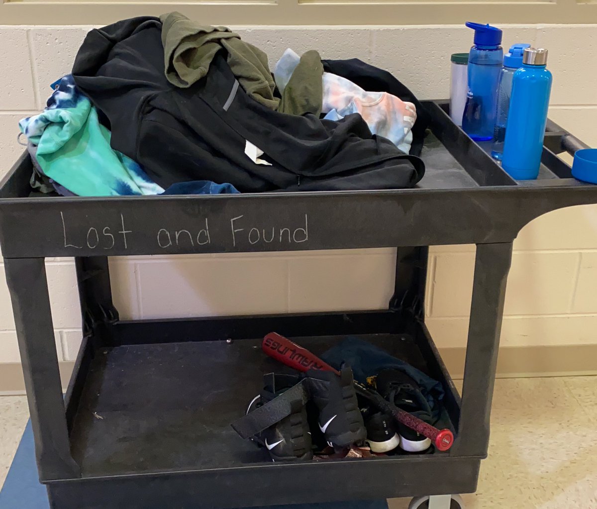 RolesvilleMS's tweet photo. Remember to check lost and found! 👁 👁 https://t.co/JzdVobEW5k