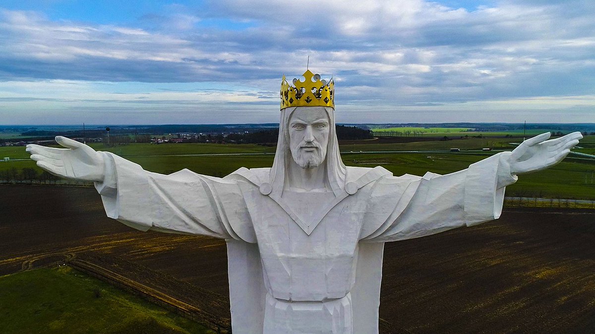 все статуи иисуса
