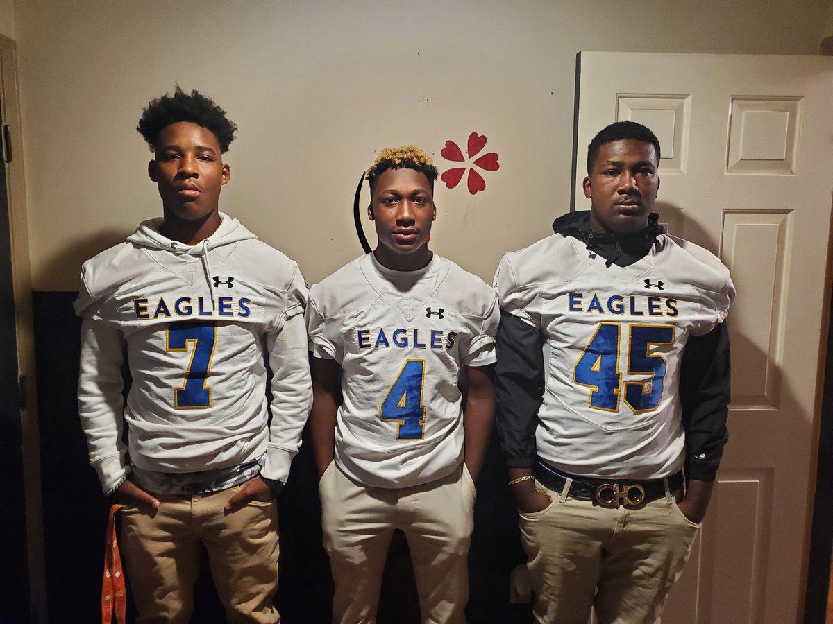 huntley_alana's tweet photo. WIN❗❗💙💛 @RealDjHuntley @HuntleyJuels @juwelhuntley7 https://t.co/Oye2izvGPm