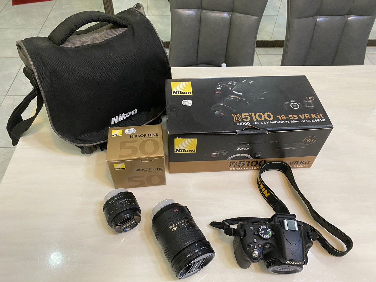ariffgarcia's tweet photo. @KuantanTV DSLR Nikon D5100 untuk dijual! Complete set dgn beg, 2 lens (18-200mm VR &amp; 50mm). Light fungus and burnt pada LCD. As is RM1,000. #Carousell https://t.co/4TNS4ZIliM https://t.co/Z4FEEZmJnQ
