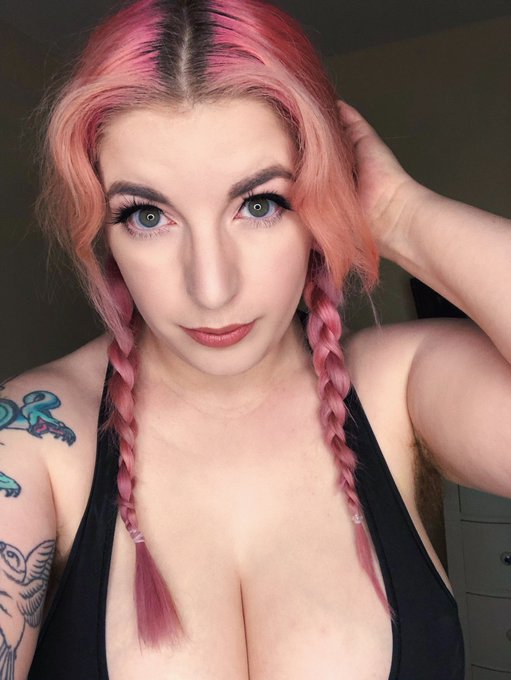start your day with meee! 🌞  📸 https://t.co/PO3QqAfIAP 🎥 https://t.co/ZhuwWlGYRP 💻 https://t.co/4zO1LrxsFC (msg