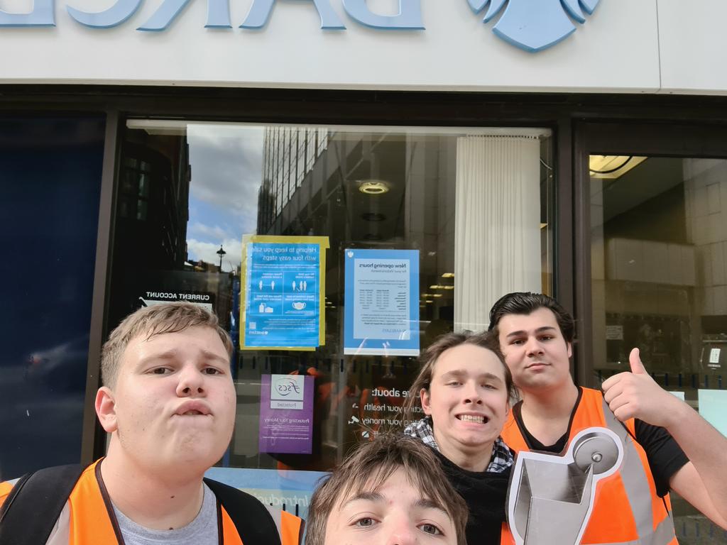 RBAwheelbarrow4's tweet photo. #RBAmonopoly @RBA_Sixth #RBAwheelbarrow #Rbasixth 
Couldn't get a photo with someone inside the bank so outside was the next best thing. Clue R done? https://t.co/8N1lcrrVyz