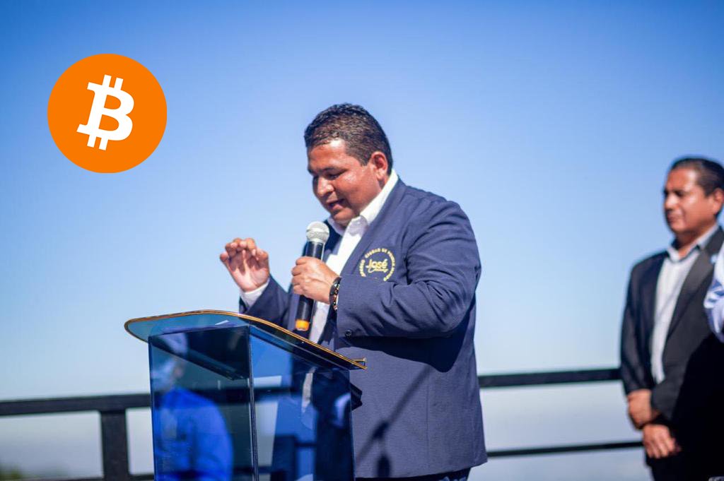 El Salvador mayor buys full #Bitcoin: "We will finance making Ilopango a first-world city." 🇸🇻