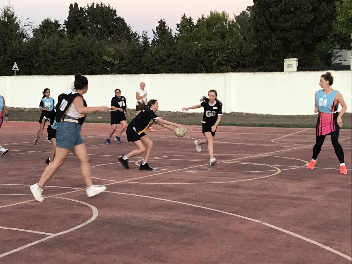 NetballMarbella's tweet photo. Great training this week, joined up with visiting school from the UK for a few friendlies and a mix-in. Thanks Polam Hall School! #netball #netballtraining #netballfriendly https://t.co/no0V2l5nkT