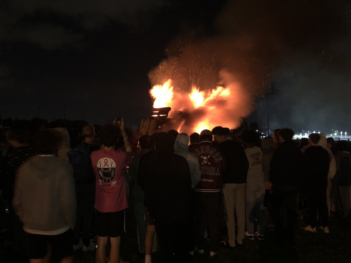 BoardmanGC's tweet photo. Bonfire last night was a ton of fun! Good luck on Senior night Spartans. #GoSpartans #family #GrowTheProgram #ChangeTheCulture https://t.co/fytMeTo450