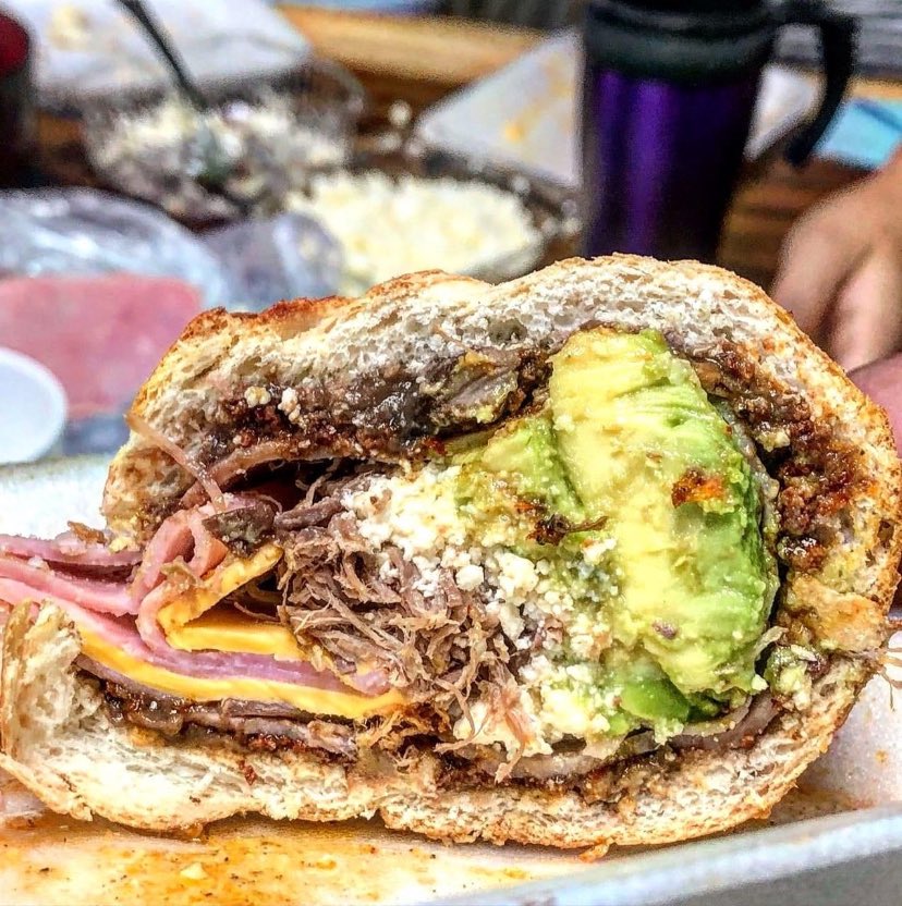 baluturru's tweet photo. #MeEngañoCuando pido mi refresco de dieta ante su majestad, la torta de la barda 🤤

@yaparateoficial @inakialvarez @soyalexitagarza https://t.co/ZP309bjJ6Y