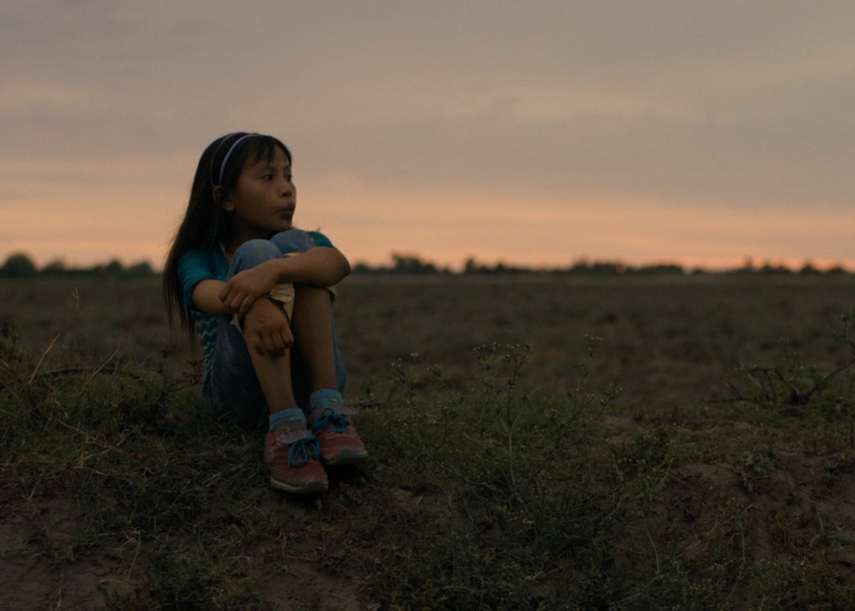 SinEmbargoMX's tweet photo. #Afiche | El filme  @corazondemezqu1 que corrió bajo la dirección de Ana Laura Calderón (@analauracalder) cuenta la historia de Lucía, una niña que desea aprender tocar el arpa como su abuelo para ayudar a sanar el corazón triste de su padre https://t.co/VPD1I7Lits https://t.co/u1YgwoHnZA