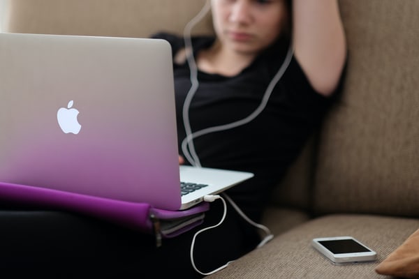CTMSB1's tweet photo. It's #GetSafeOnlineWeek, so why not sign up for a free, 2 hour online session on digital resilience. 
This is being delivered by @StopItNowUK on 18 Nov as part of #SafeguardingWeek  &amp; is aimed at all members of the community, especially parents &amp; carers. 
https://t.co/81FdEnUC8x https://t.co/rKfrVYdKj1