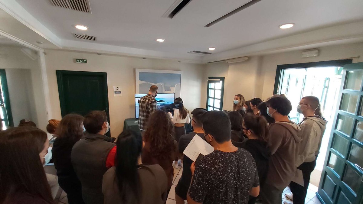 diver_virtual's tweet photo. «First day of our event!
Take a glimpse of the #VirtualDiver’s presentation to students!” https://t.co/MzBiJBf1mf