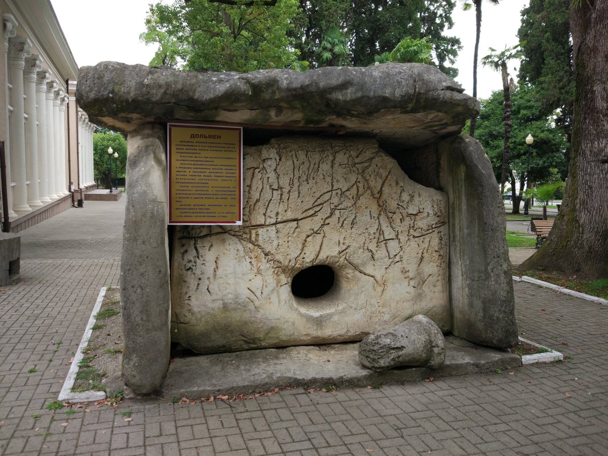 mapscores's tweet photo. Caucasian dolmen (type of single-chamber megalithic tomb; the end of the 3rd millennium and the beginning of the 2nd millennium B.C.), Abkhazia (Caucasus)

📸: Andrey Firsov

#potd #photooftheday #photography #historia #culture #architecture https://t.co/mI5oX7iz8V