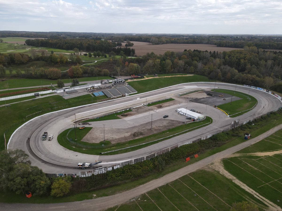 DelawareSpdway's tweet photo. We have a few more construction photos of the milling process from Wednesday courtesy of  
@JAARExc and @AAROCAgg! https://t.co/Q0zx77TCNL