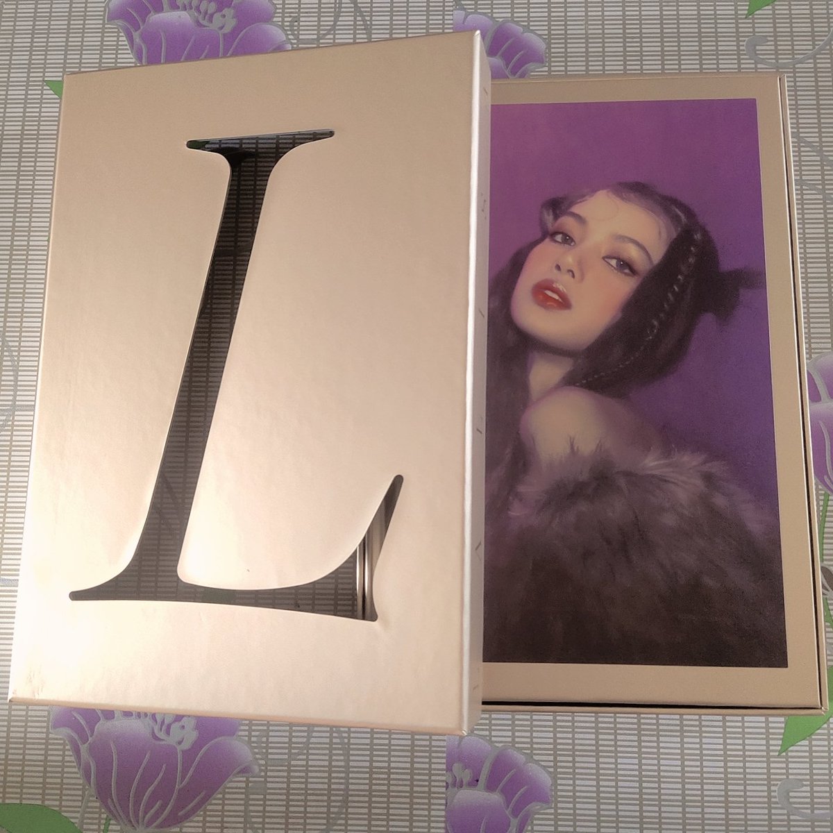 lalalalhei_'s tweet photo. Received my first ever album LALISA😍
I thought it has not yet arrived in PH. But already shipped to my address. Well packaged and received in good condition.
Thank you so much @INYOURAREAPH 

#IYAPH_Feedbacks
#LALISA 
#GoldVersion https://t.co/7x6Z4LzRRO