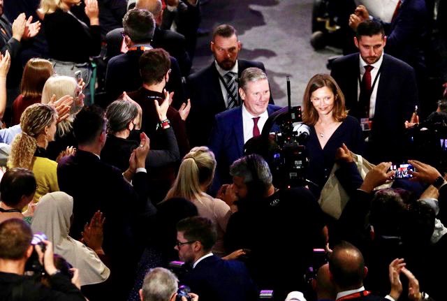 JuliaHB1's tweet photo. Do you mean *this* masked Opposition, @billybragg? https://t.co/TabkJJL9Yt