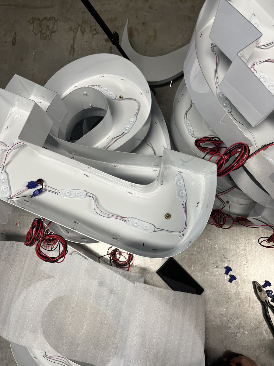 PinnacleCstmSgn's tweet photo. Fabrication is busy on this #fabfriday  Finishing up a couple of different projects! #moonrise #matthighway #channelletters #trimcap #fabrication #betterfromthetop #signs #signshop https://t.co/cV4Ajb4ueg