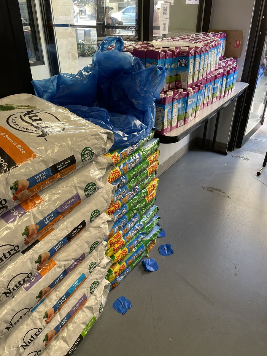 marializardo's tweet photo. Some believe that the #COVID19 pandemic is over but itβs far from over for many of our community members who continue to face #foodinsecurity @NMICnyc @wscah @PSANYC4ACC https://t.co/FdYPRTZDVR