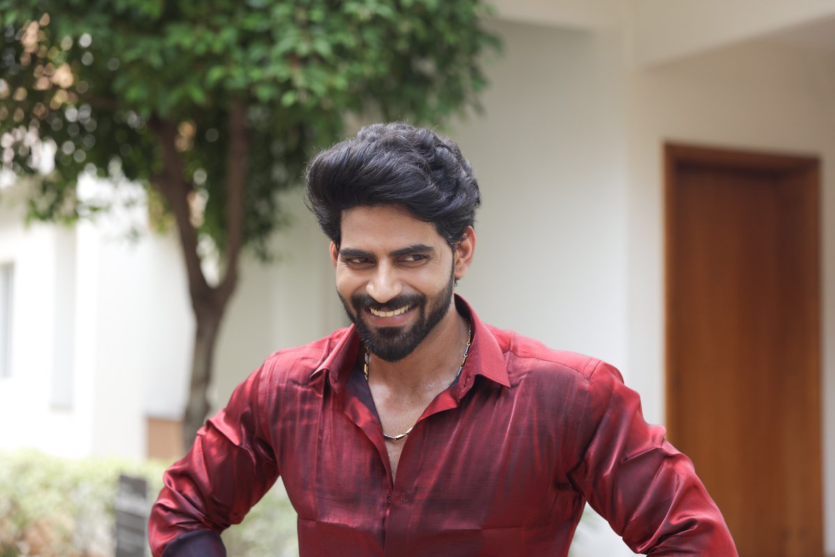 OfficialBalaji's tweet photo. Caption this ☺️

#BalajiMurugadoss https://t.co/jt2bOgj3yc
