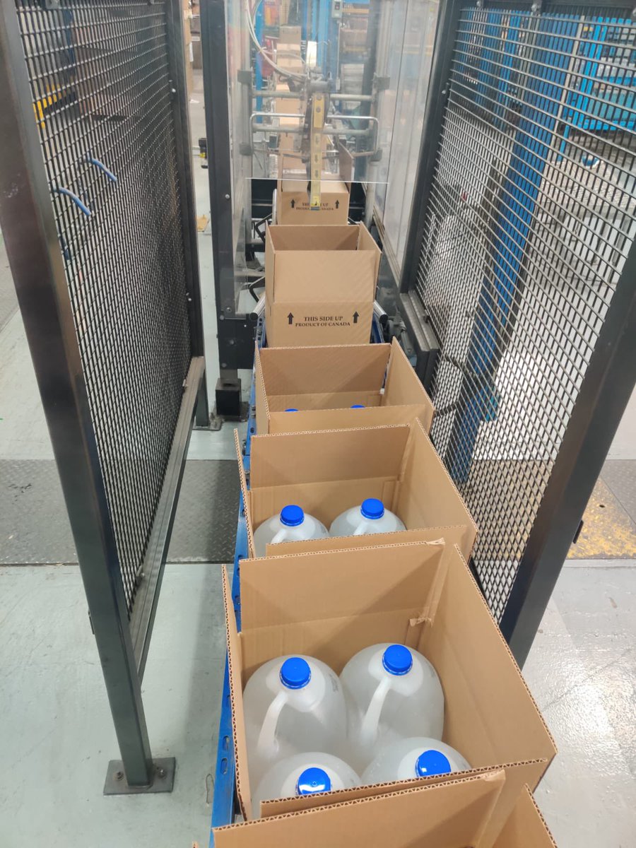 khalsaaidca's tweet photo. #Iqaluit has been in a State of Emergency after fuel contaminated the city's water supply.

Today, our first batch of distilled water arrived. More will be arriving over the next few days.

Thanks to @mayorofiqaluit, @govofnunavut and @canadiannorth for their assistance. https://t.co/n1XnlUaDzw