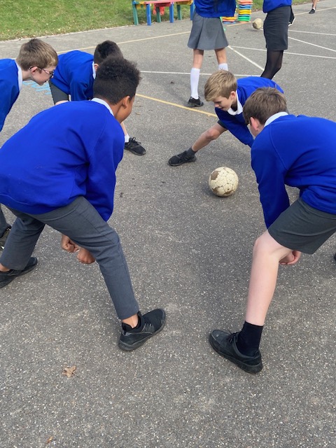 parksideprimary's tweet photo. The challenge on the playground today was 'no football' - here's a selection of games they came up with! #potential #opportunities #determination #Excellence #nofootballfriday https://t.co/5rpMab81sD