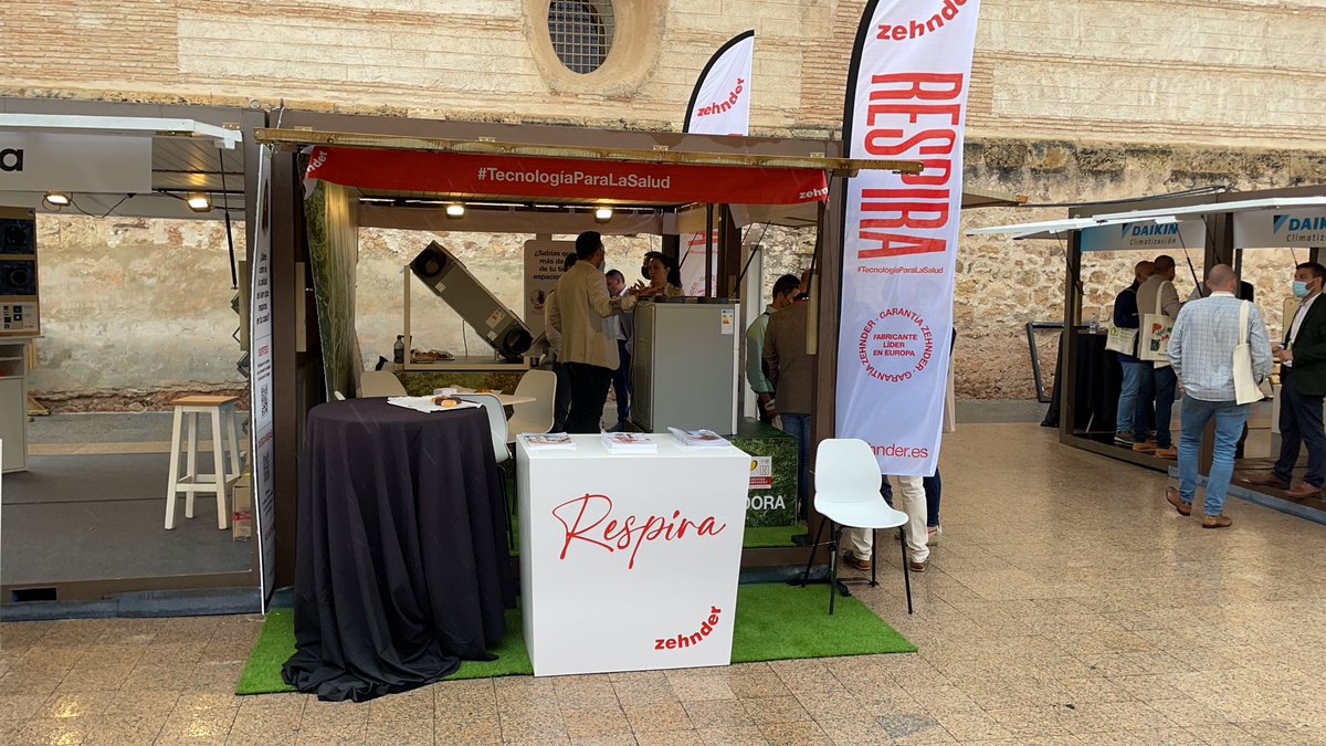 ZehnderIberica's tweet photo. 👉Nuestro #EquipoZehnder estará encantado de recibirte para resolver tus dudas y contarte nuestras soluciones. Te esperamos en el stand 5.
#13CEPH #ECCN #zneb #13ConferenciaPEP @PlataformaPEP
#TecnologíaparalaSalud #FreshAirFreshMind https://t.co/dnQC7HUbZN