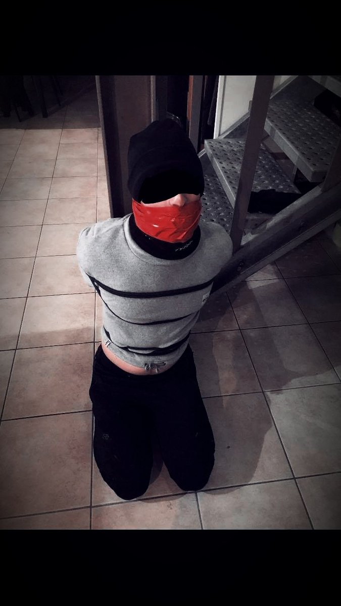 DeesseLea2's tweet photo. Vous croyez qu'il va enfin la fermer comme ça ? 😈🔥

Voilà comment je te laisserai pourrir si tu me dm sans offrande 😂😇

@_LovingFeet @dommes_rt @RT_Promo_Ant @RtslutFemdom @RTGynarchyslave @petplaygamelle @boy5lav @Brun0Parent @femdom_rtslut https://t.co/btR3McqZPK