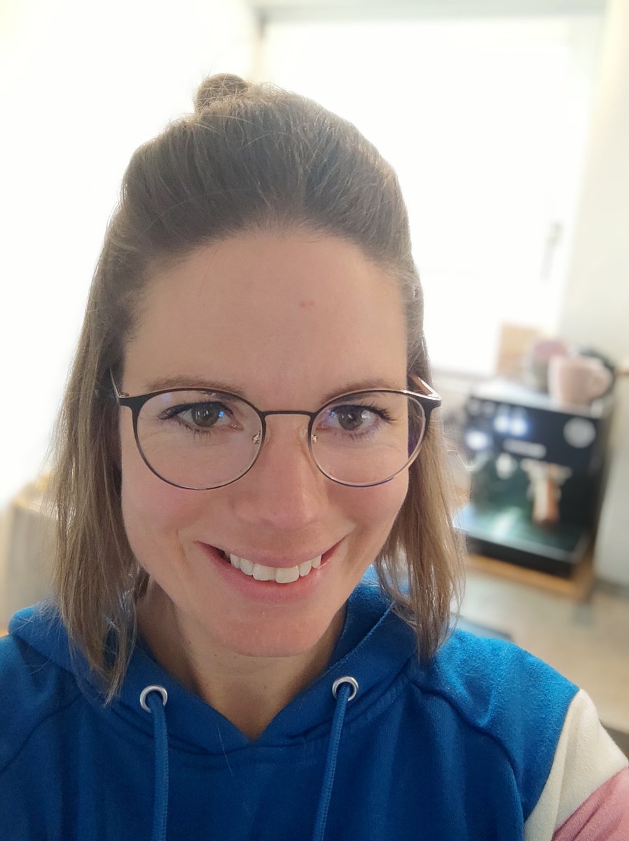 Meine neue Brille mit Blaulichtfilter 👓 was sagt ihr?
Wie schützt ihr eure Augen 👀 vor dem vielen Computerlicht? Bevorzugt ihr eher Bildschirmfolien? 🤔 
#blaulichtfilterbrille #blaulichtfilter #augenschützen