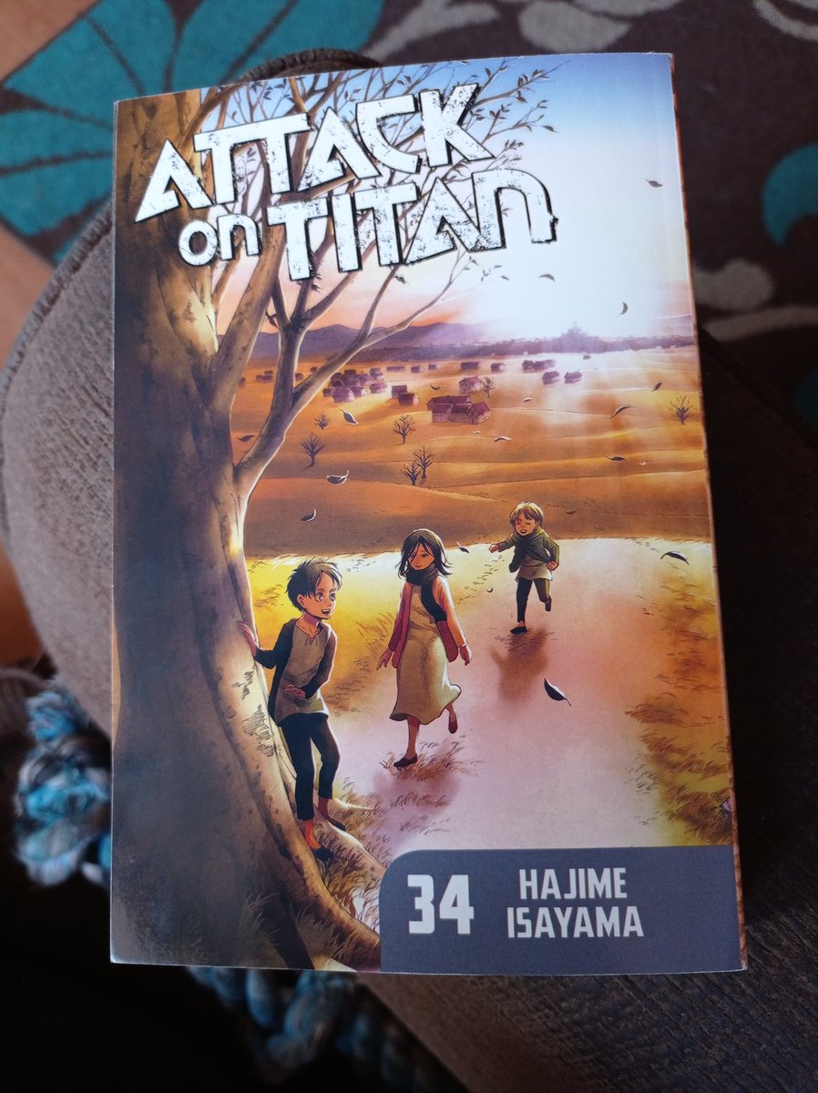 Jewsters1986's tweet photo. The manga collection is now complete! 😭
#AttackOnTitan #ShingekiNoKyojin #manga #volume34 https://t.co/fvFPGGFJ4K