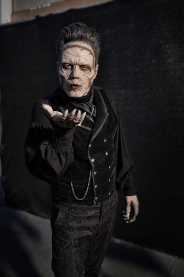 OFRAISINGDEAD's tweet image. —-🧟‍♂️

         𝑻𝑯𝑬 𝑷𝑶𝑺𝑬: 𝑲𝒊𝒔𝒔 𝒐𝒇 𝒅𝒆𝒂𝒕𝒉. 

           ❝𝑨𝑭𝑻𝑬𝑹 𝑰 𝑩𝑹𝑶𝑼𝑮𝑯𝑻 𝑩𝑨𝑪𝑲 𝒀𝑶𝑼𝑹 𝑳𝑶𝑽𝑬𝑫 𝑶𝑵𝑬 𝑨𝑵𝑫 𝑻𝑼𝑹𝑵𝑬𝑫 𝑻𝑯𝑬𝑴 𝑩𝑨𝑪𝑲 𝑻𝑶 𝑫𝑼𝑺𝑻. ❞