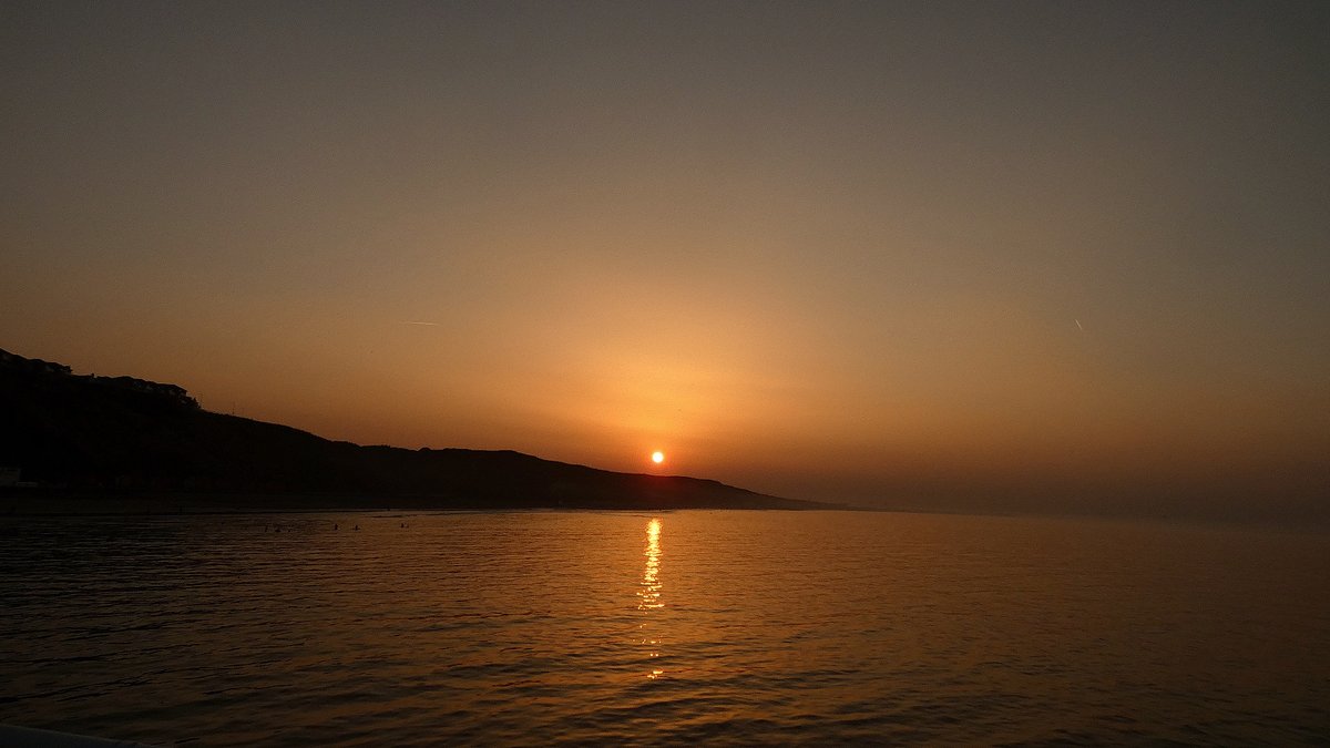 I cannot believe summer has come and gone, this pic was taken last month at Saltburn as the sun set and summer ended.