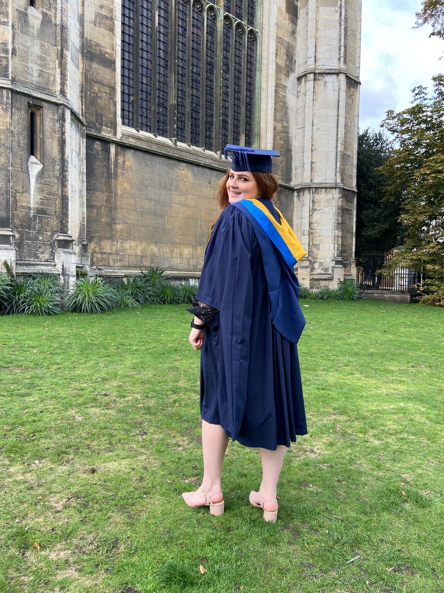 CopseyMarie's tweet photo. My sister grafting today and getting her vac award 🥰 #ARUgrad @AngliaRuskin https://t.co/kBgb83ACFK