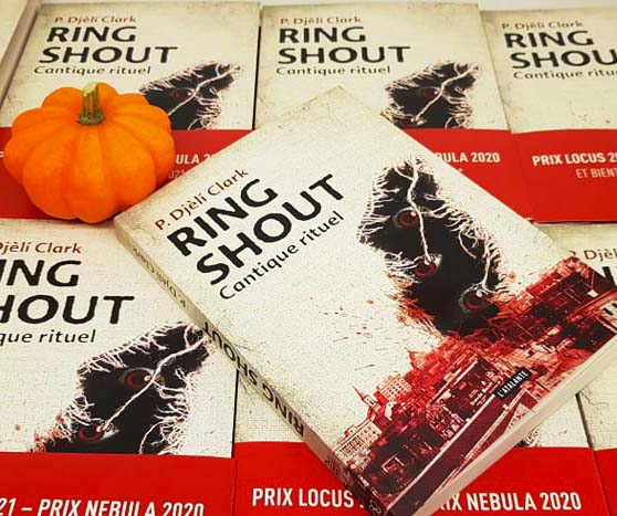 Latalante's tweet photo. [Nouveauté] Avec Ring Shout, https://t.co/ZaQydVo084èlí Clark nous offre un récit où il mêle habilement histoire, magie et horreur lovecraftienne. ⚔️🔥
#editionlatalante #ringshout #fantasy #magie #sword #pdjeliclark #litteratureimaginaire https://t.co/YxzHvGSOL2