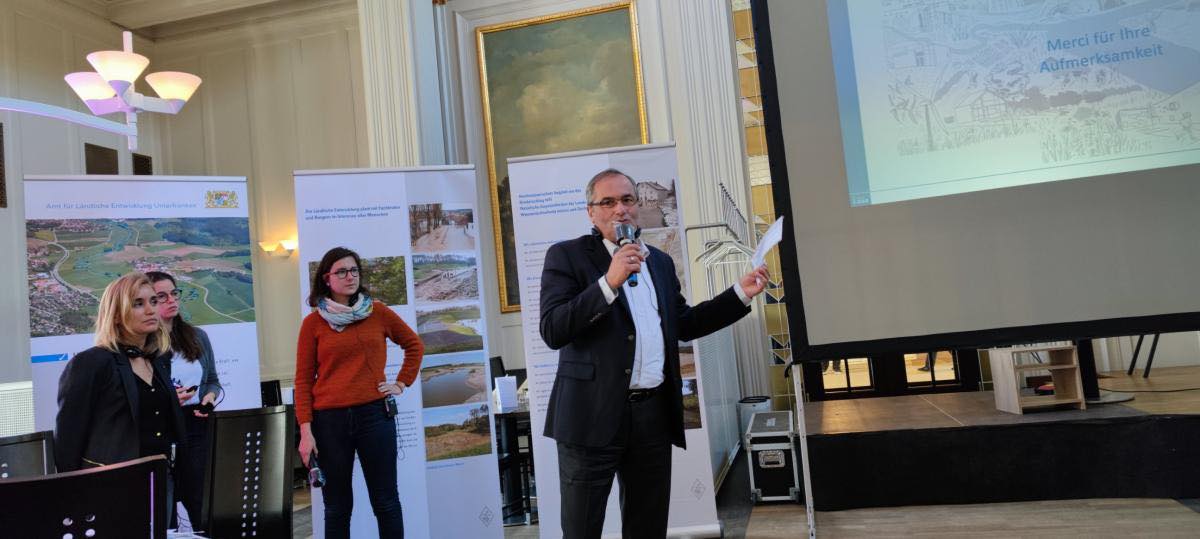 CAUE_CALVADOS's tweet image. [SEMINAIRE FRANCO-ALLEMAND 2021]
👉 Présentation de la démarche #ERC (Éviter Réduire Compenser) dans les documents de planification par @HubertCourseaux , président du @CAUE_CALVADOS et vice-président du Département du #Calvados.