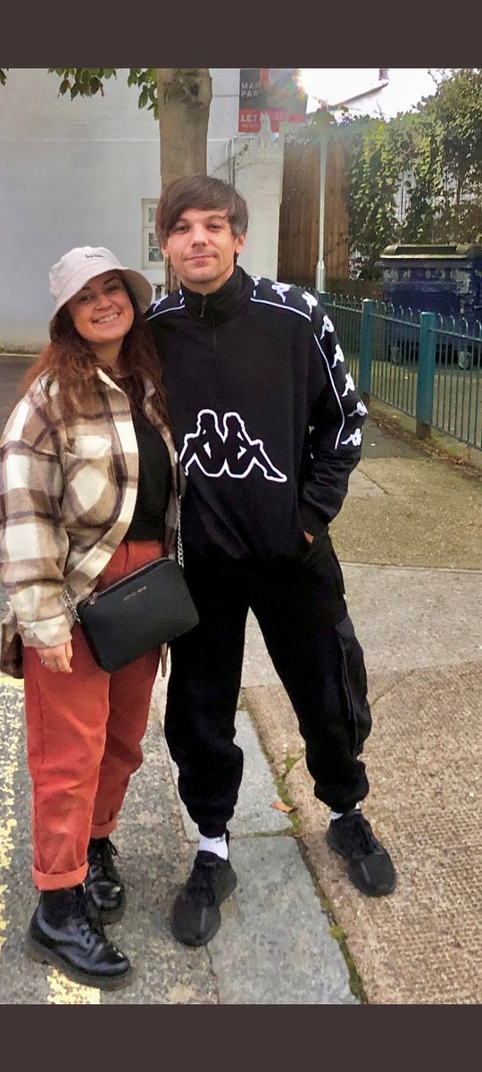 Luannibnz's tweet photo. LOUIS 😭💗💌💖💘❤💝💕🏡🤩🥰😍🤧🥳🥳😫💋❤🧡💛💚💙🤎💜🤍🖤💯💥🎊🎉🎈✨🎆🎇🧨♥️ https://t.co/5jq5WxiHBt