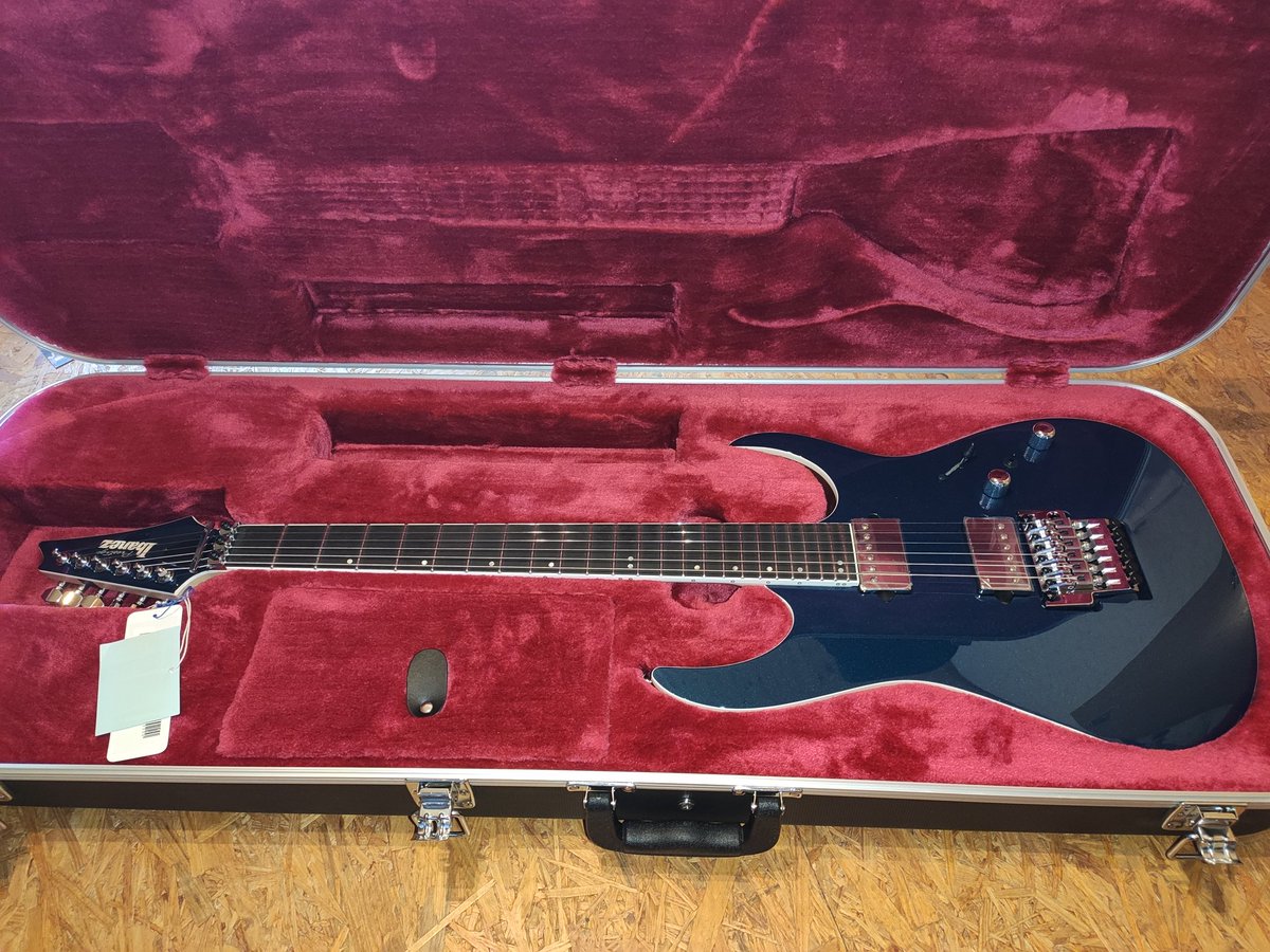 b6sti's tweet photo. Meine E-Gitarre (Ibanez RG5320C) 2100€. Hab ca. 1 Jahr drauf gespart und könnte nicht happier sein #monteteuer https://t.co/plSz2c6Cqu