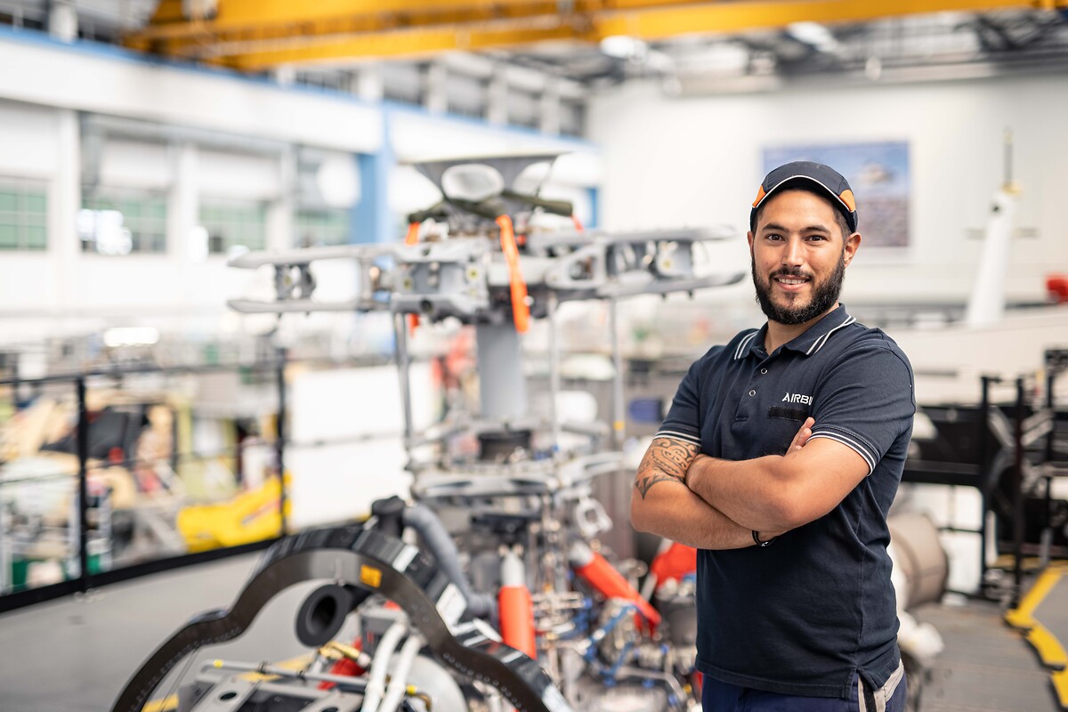 AirbusCareers's tweet photo. Are you an innovation builder? We're looking for people who love to build, supporting our Dynamic Component Shop for Airbus Helicopters in TX!

Apply today and check out all of our #Helicopters jobs in TX and MS!

https://t.co/nZGl3tYwOr

#TeamAirbus #MakeItFly #Technician https://t.co/Re0BqbwNZv