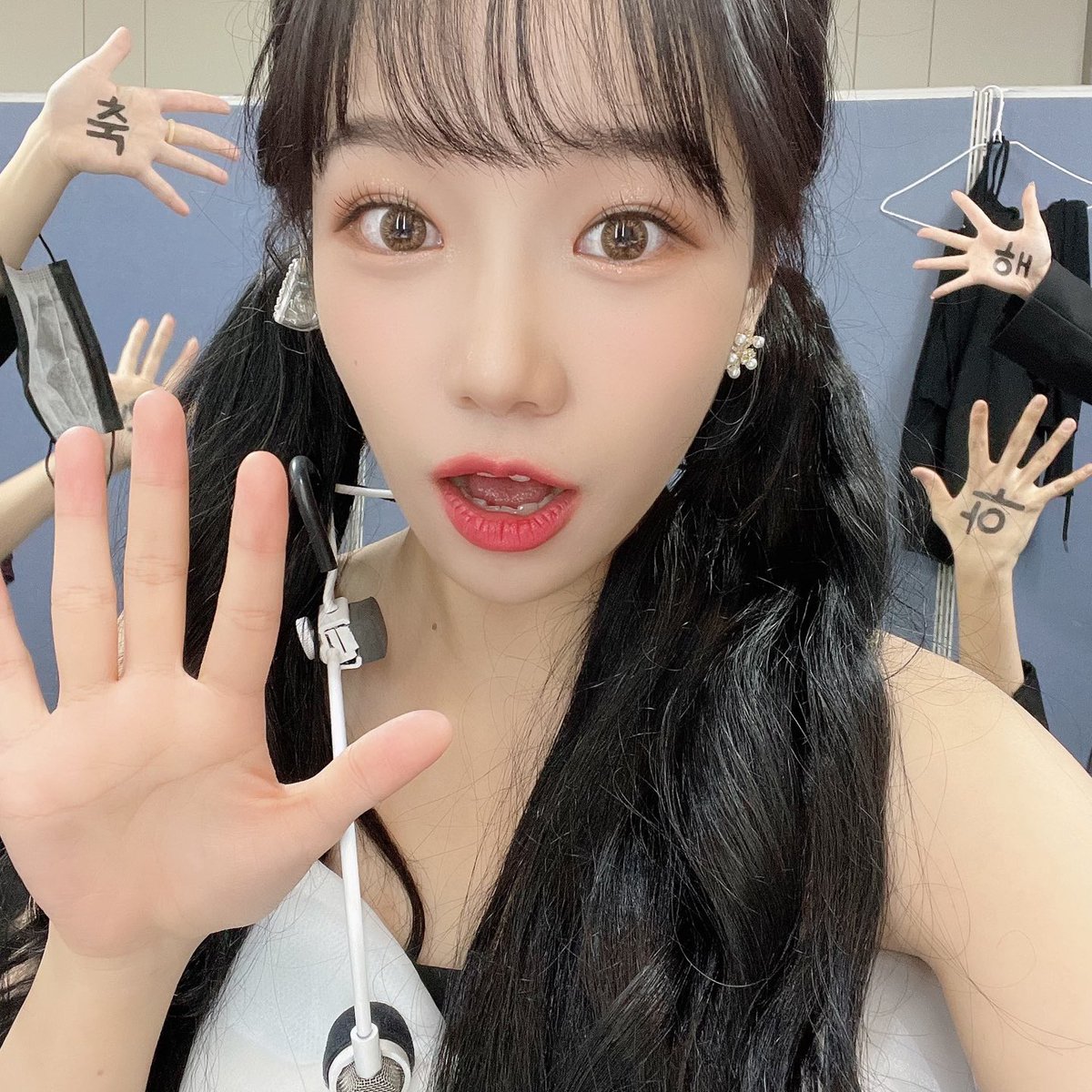JOYURI_offcl's tweet photo. [#유리스팟] 2021.10.22 뮤직뱅크 &amp; 영상통화 8회차🎂

#조유리 #JOYURI #チョユリ
#유리가_언제나_빛날수있게
#AutumnForYuriDay https://t.co/R8lAp0lXtt