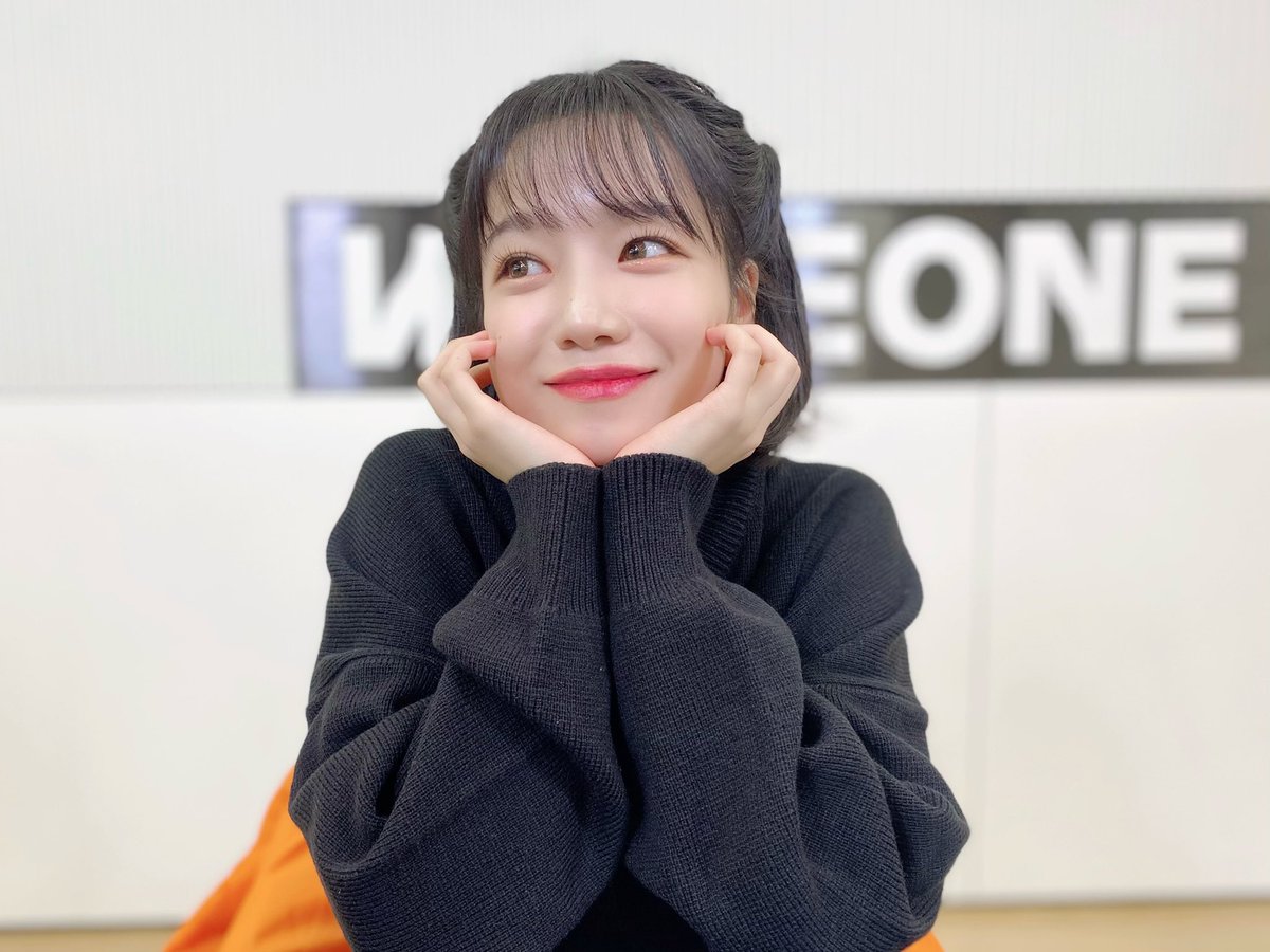 JOYURI_offcl's tweet photo. [#유리스팟] 2021.10.22 뮤직뱅크 &amp; 영상통화 8회차🎂

#조유리 #JOYURI #チョユリ
#유리가_언제나_빛날수있게
#AutumnForYuriDay https://t.co/R8lAp0lXtt