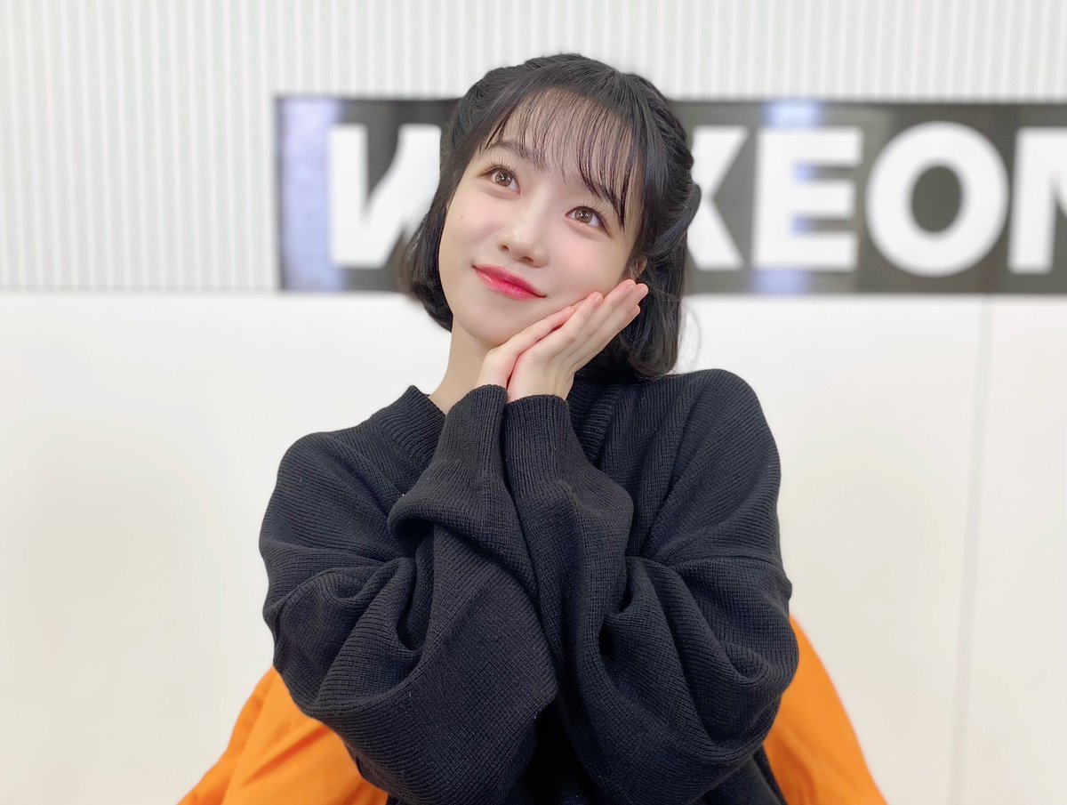 JOYURI_offcl's tweet photo. [#유리스팟] 2021.10.22 뮤직뱅크 &amp; 영상통화 8회차🎂

#조유리 #JOYURI #チョユリ
#유리가_언제나_빛날수있게
#AutumnForYuriDay https://t.co/R8lAp0lXtt
