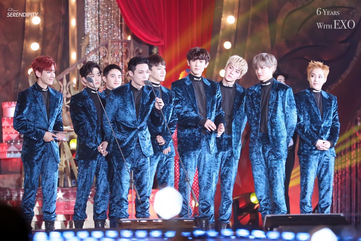 hourlyEXO's tweet photo. [@weareoneEXO] https://t.co/A27NmTgbbY