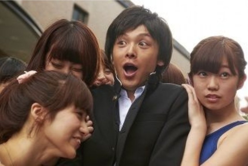 O Xrhsths Hisui Sto Twitter 14年の夏に アオイホノオの赤井タカミを撮ってからすぐパリへ飛び王妃のクレヨンちゃん撮って帰国翌日からやるっきゃの誠豪介を撮ってそのあとすぐhistoryboysの舞台稽古に入ったっていう時系列がいちばん好き 中村倫也 中村倫也の