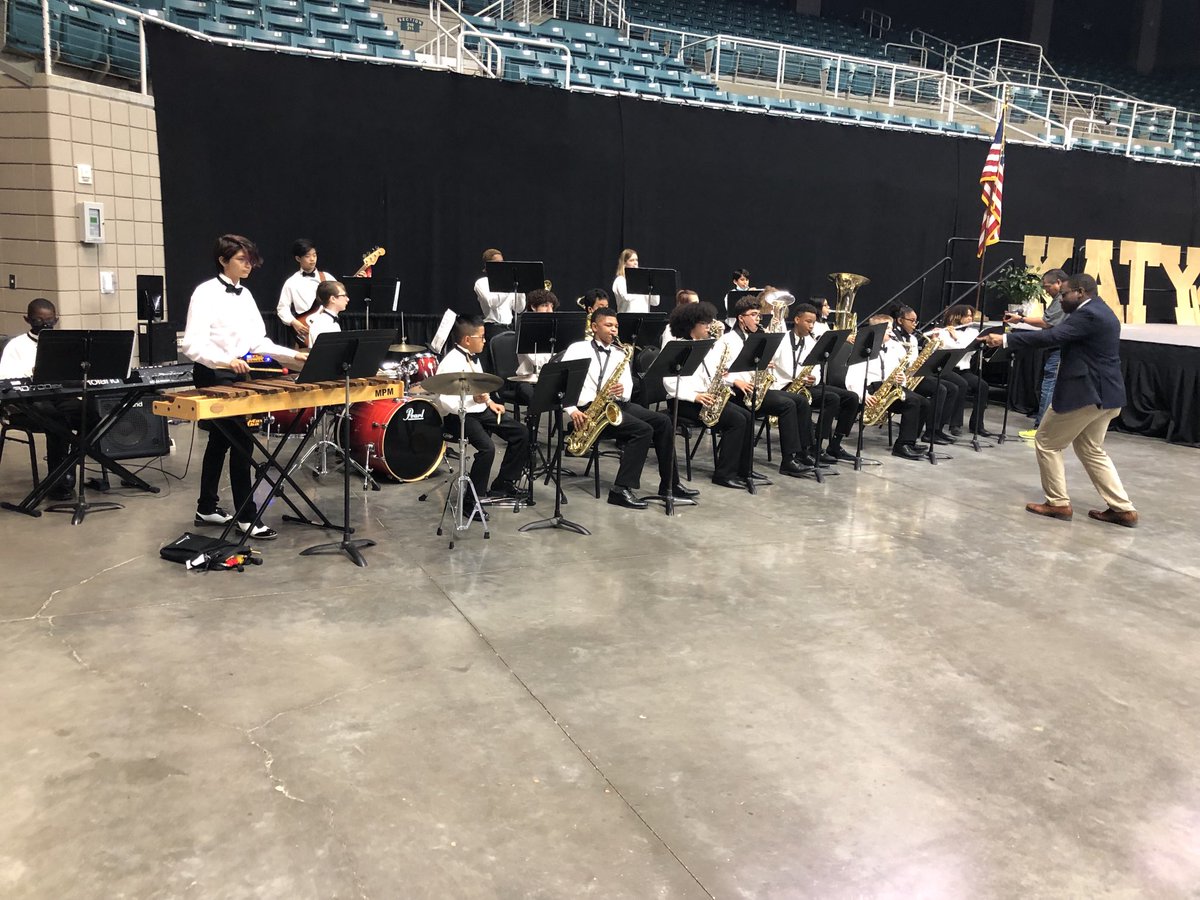 garcher2's tweet photo. Good Morning from the State of the District with the MRJH Jazz Band!! https://t.co/Zh39WsiHwI
